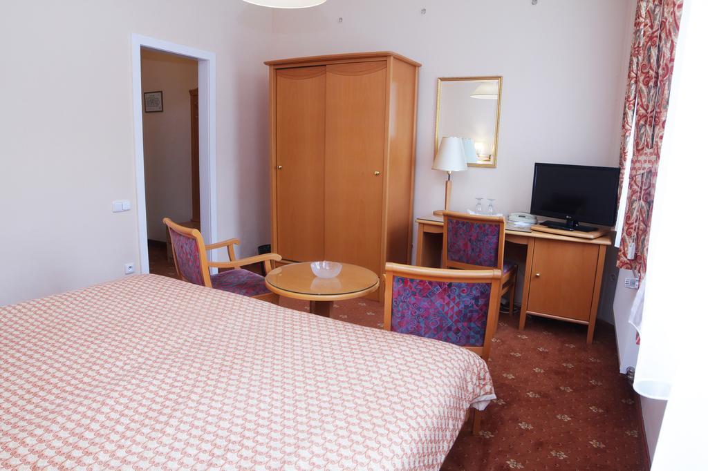 Hotel Pavlov Карлові Вари Екстер'єр фото