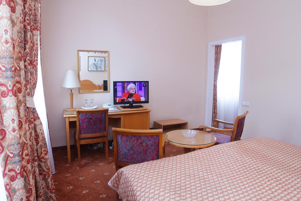 Hotel Pavlov Карлові Вари Екстер'єр фото